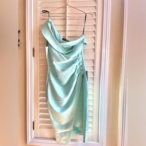 NWT Lavish Alice One Sleeve Wrap Midi Dress, Size 8